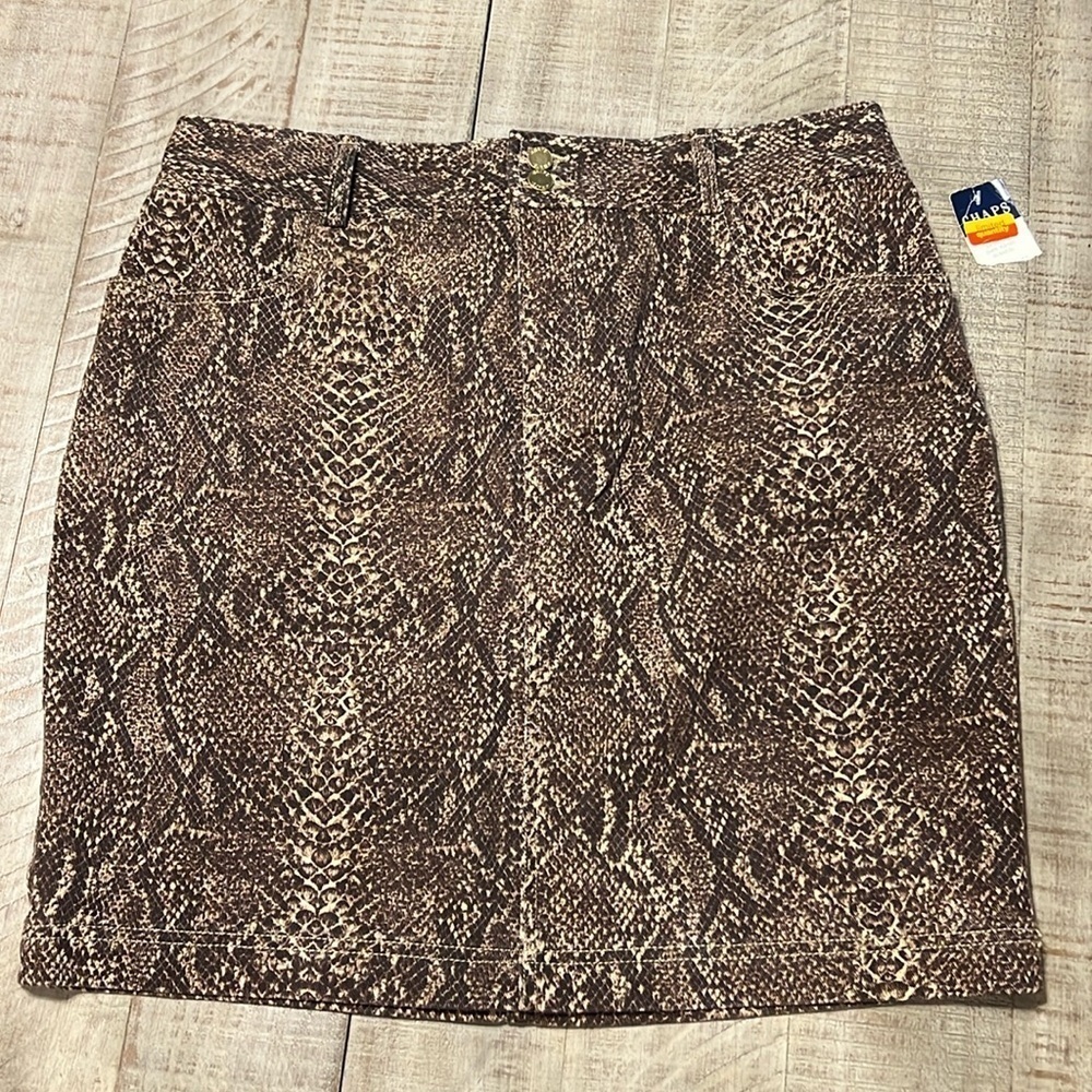 Chaps Women’s snake print denim skirt